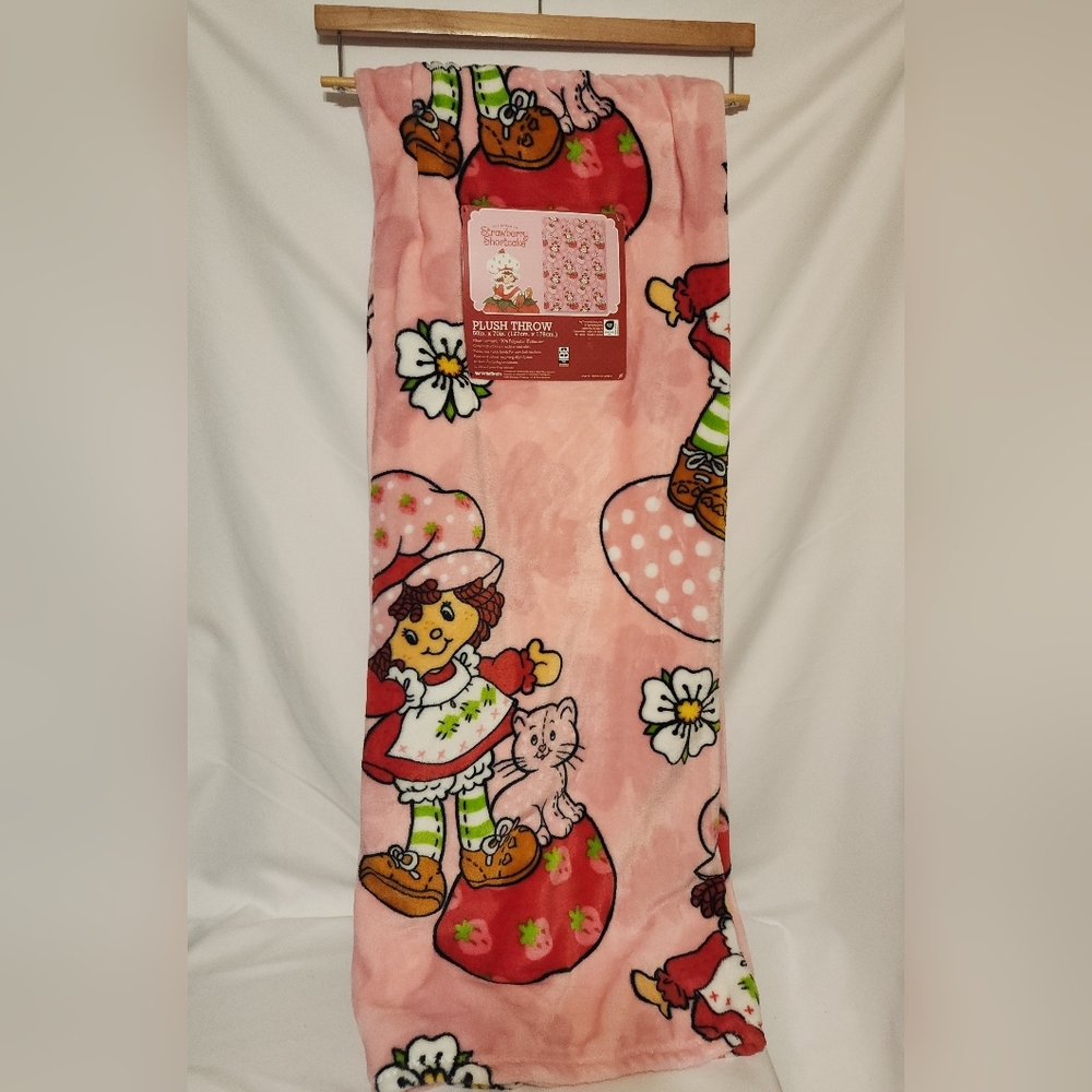 Strawberry Shortcake Easter Plush Throw Blanket 50"x70" Pink